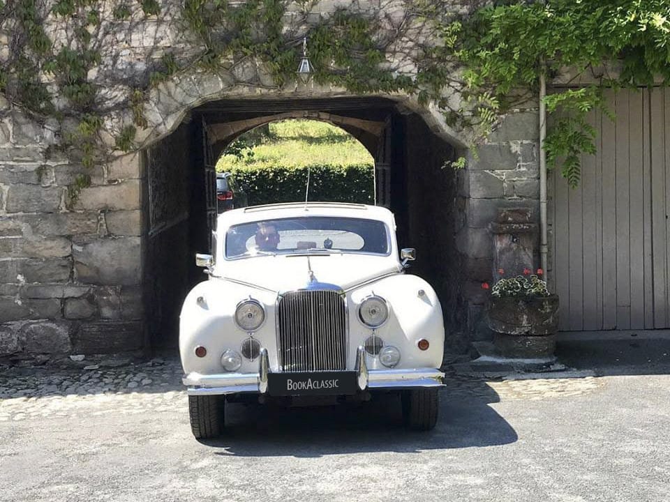 OWNER SPOTLIGHT: MARK AND 'GORDON', HIS JAGUAR MK9